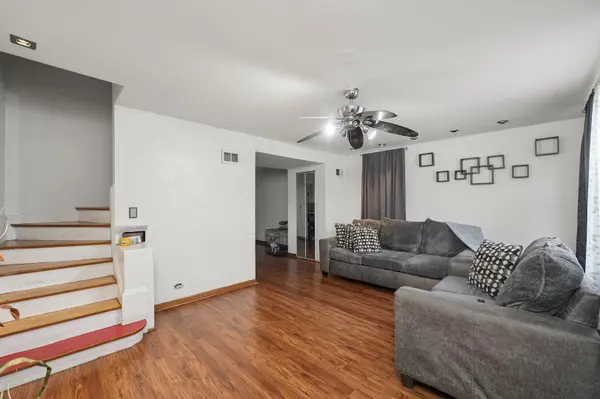 1051 N Parkside AVE, Chicago, IL 60651