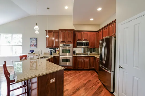 809 Canton DR, Oswego, IL 60543