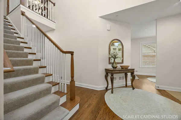 725 Kingsbrook Glen, Glen Ellyn, IL 60137