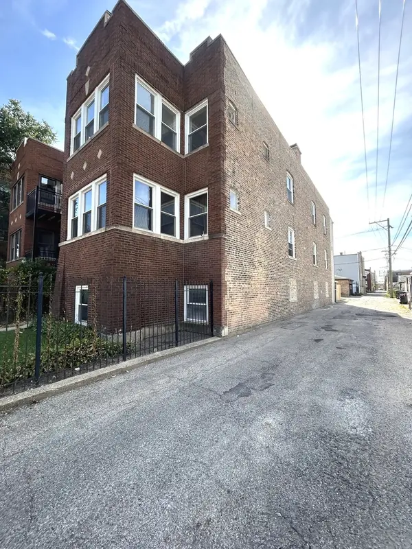 3247 W Thomas ST, Chicago, IL 60651