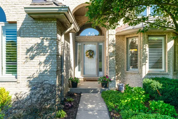 21560 W Hampshire PL, Mundelein, IL 60060