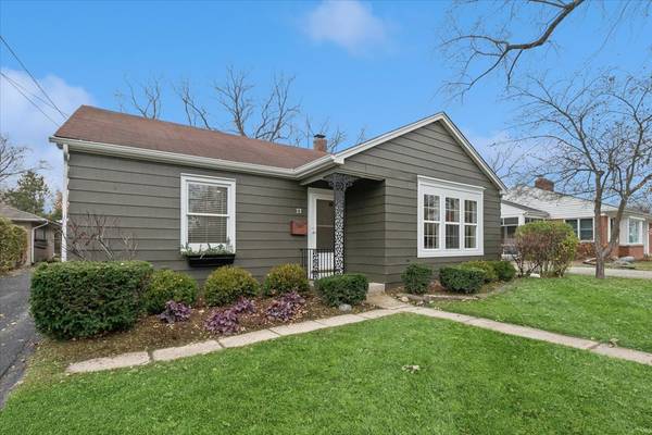 73 Harvey AVE, Grayslake, IL 60030