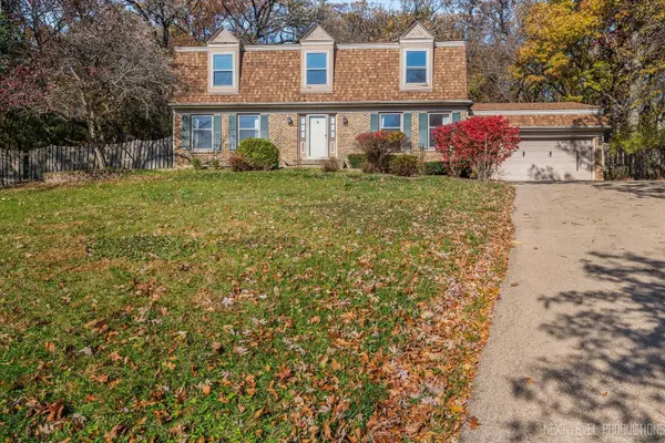 40W440 Winchester WAY, St. Charles, IL 60175