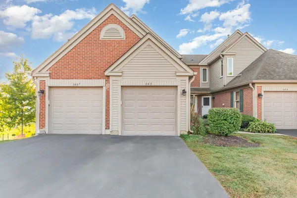 263 Doral CT #1, Elk Grove Village, IL 60007