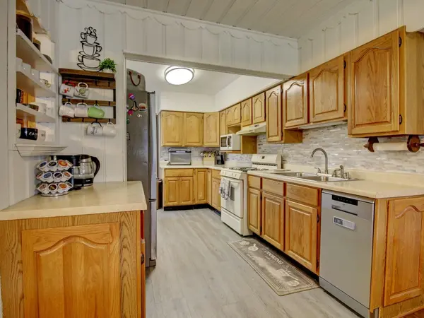 305 S Adams ST, Westmont, IL 60559
