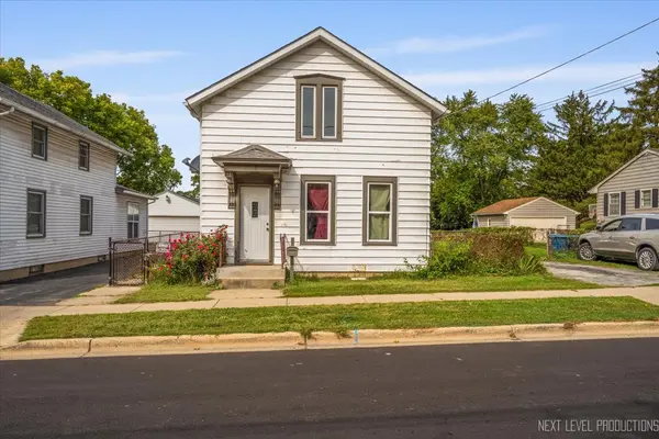 218 Forest AVE, Aurora, IL 60505