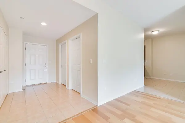 5100 W 96TH ST #442, Oak Lawn, IL 60453