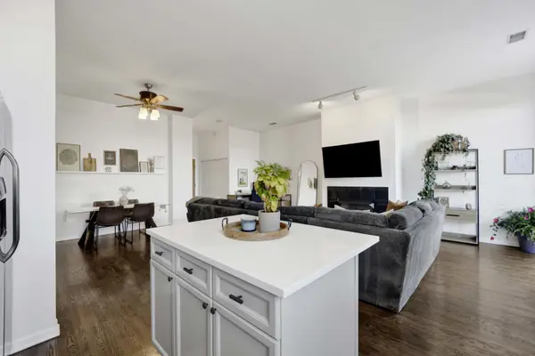 1350 W Fullerton AVE #405, Chicago, IL 60614