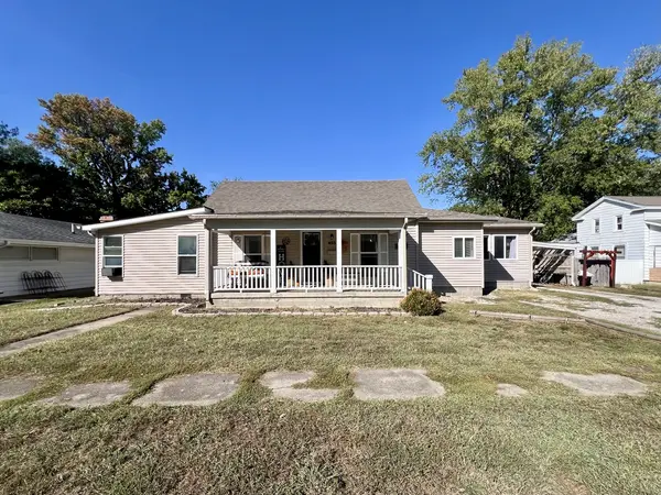 455 E Washington ST, Arcola, IL 61910