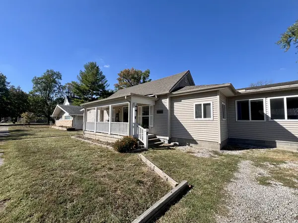 455 E Washington ST, Arcola, IL 61910
