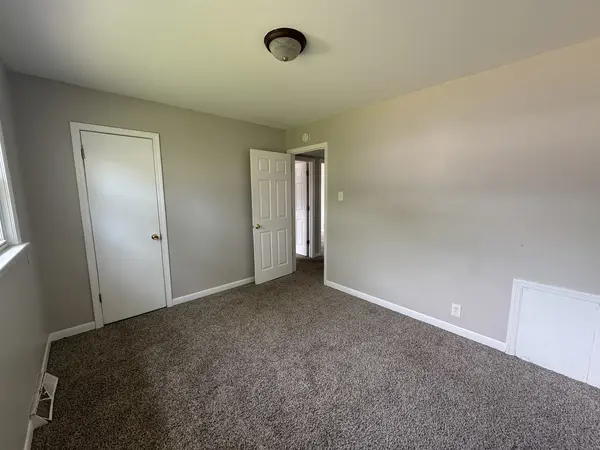 11709 S Kedzie AVE, Merrionette Park, IL 60803