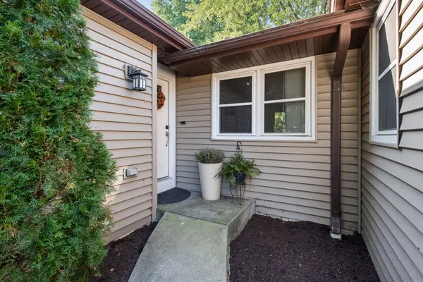 1340 AUBURN AVE, Naperville, IL 60565