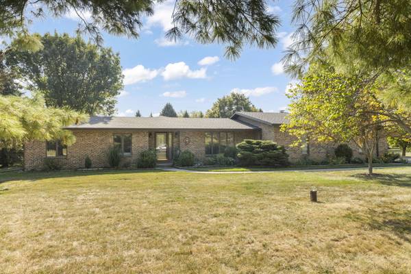 1785 Hilltop RD, Elgin, IL 60120