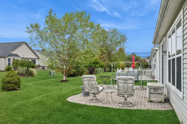 2596 Venetian LN, Elgin, IL 60124