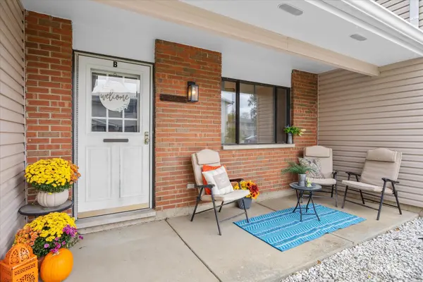 135 Fairlane CT #B, Bloomingdale, IL 60108