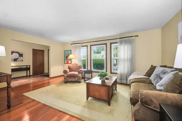 2671 Longview DR, Lisle, IL 60532