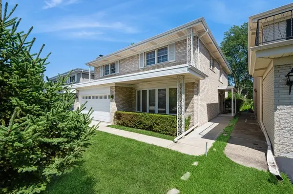 7245 N Kostner AVE, Lincolnwood, IL 60712