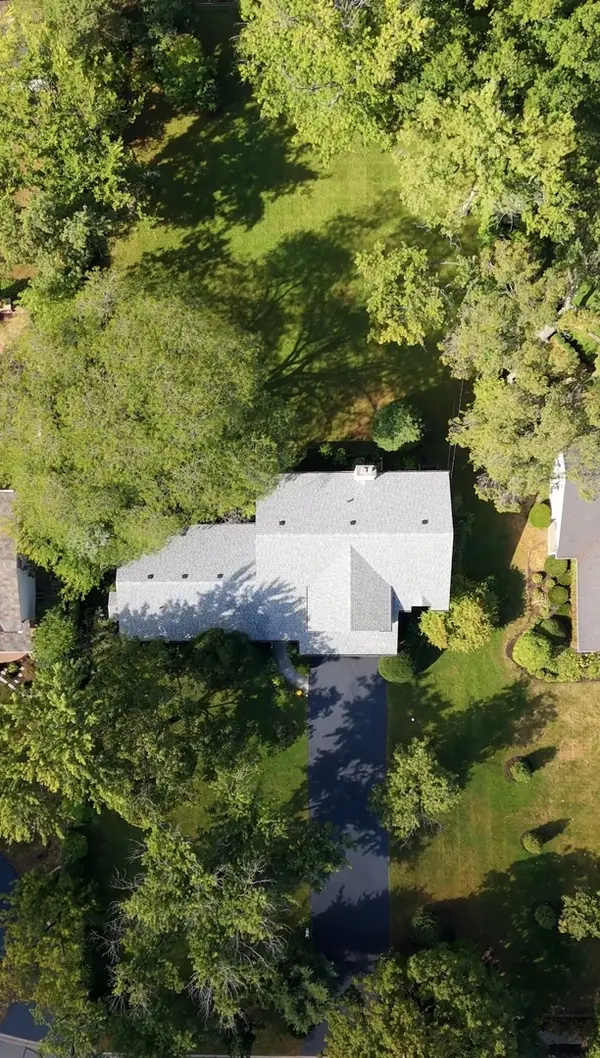 930 Harding RD, Hinsdale, IL 60521