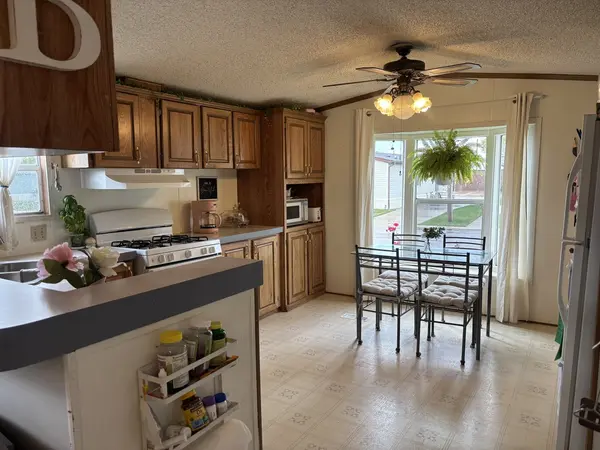 1017 S 9th ST, Dekalb, IL 60115