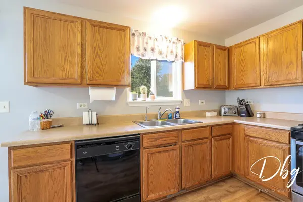 2380 N Salem LN, Round Lake Beach, IL 60073