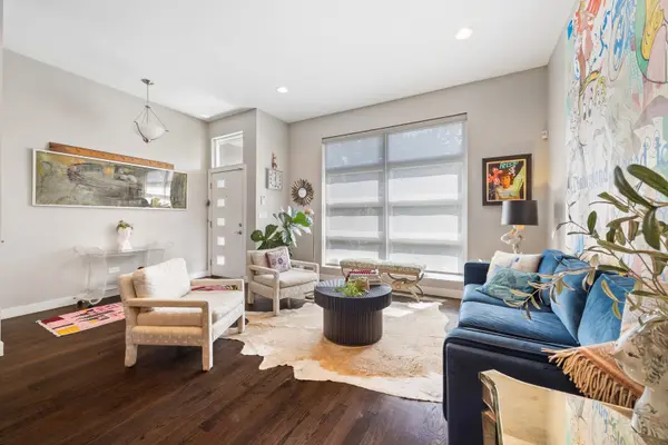 3566 W Palmer ST, Chicago, IL 60647