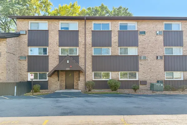 2209 Arbor CIR #6, Downers Grove, IL 60515