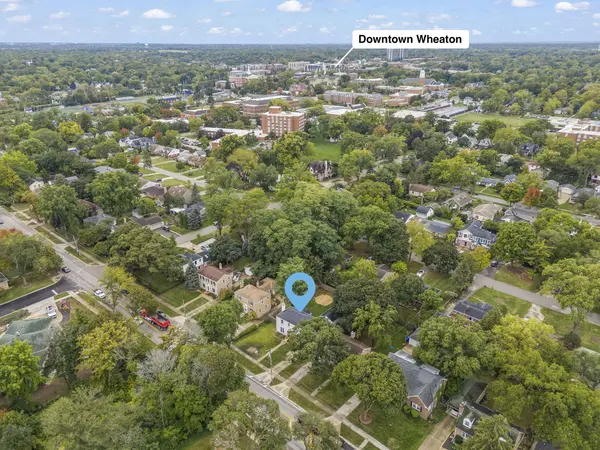 812 N President ST, Wheaton, IL 60187