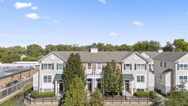 1519 E Arbor LN, Arlington Heights, IL 60004