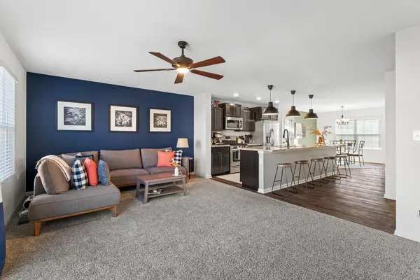 2415 Bella DR, Pingree Grove, IL 60140