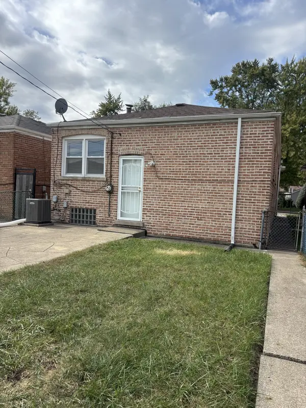 10035 S Merrill AVE, Chicago, IL 60617