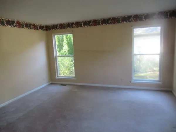 600 Brookstone RD, Grayslake, IL 60030