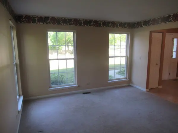 600 Brookstone RD, Grayslake, IL 60030