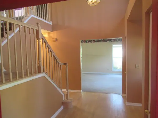 600 Brookstone RD, Grayslake, IL 60030