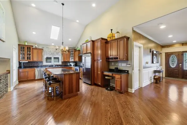 7037 W 72nd PL, Chicago, IL 60638