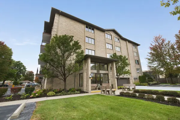 9510 S Kolmar AVE #406, Oak Lawn, IL 60453