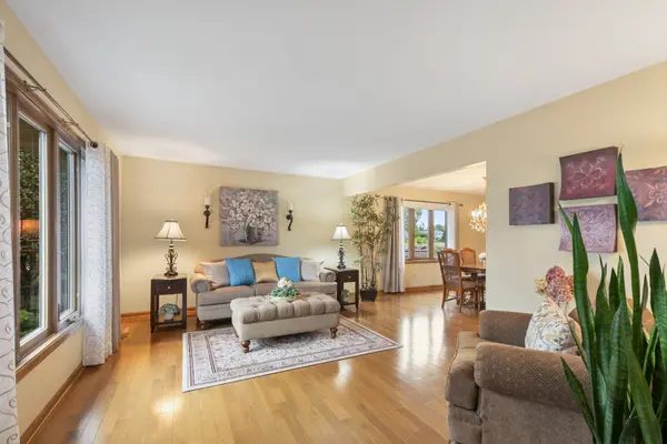 8824 Carnoustie DR, Orland Park, IL 60462