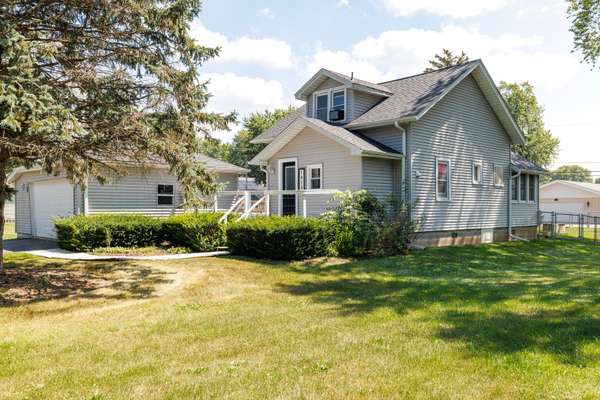 1413 N Sunnyside DR, Johnsburg, IL 60051