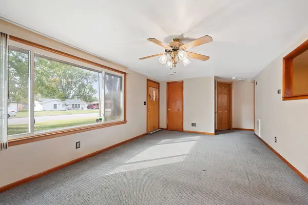 52 Hanson DR, Bourbonnais, IL 60914