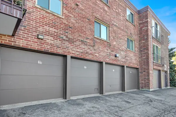 10241 S Central AVE #1B, Oak Lawn, IL 60453