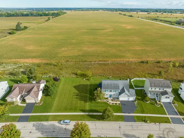 2801 Haydn ST, Woodstock, IL 60098