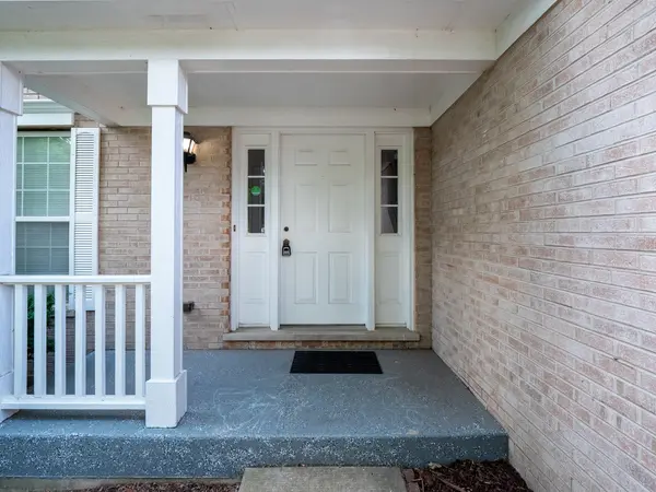 1040 Sanctuary LN, Naperville, IL 60540