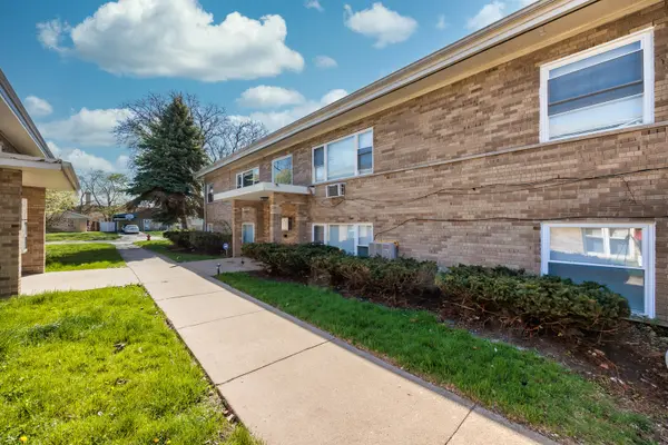 1924 S 16th AVE, Broadview, IL 60155