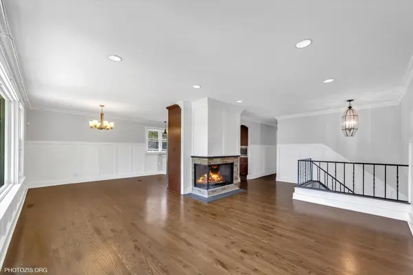 2079 E Parkview CIR, Hoffman Estates, IL 60169