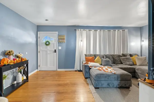 5406 Memory TRL, Mchenry, IL 60051