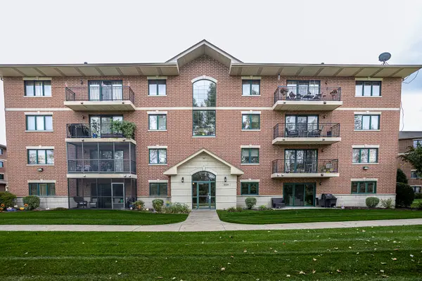 6830 W WINDING TRL #102,  Oak Forest,  IL 60452