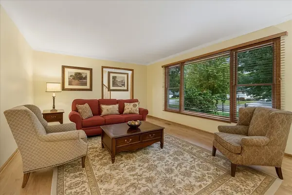 226 ABERDEEN RD, Cary, IL 60013