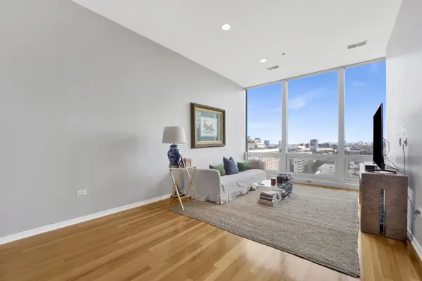 500 W Superior ST #1004, Chicago, IL 60654
