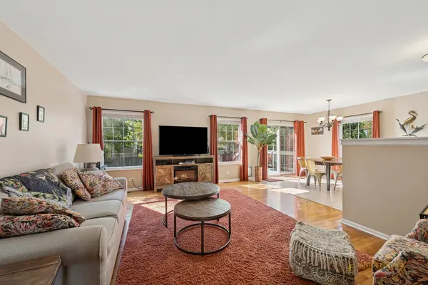 5438 Danbury CIR, Lake In The Hills, IL 60156
