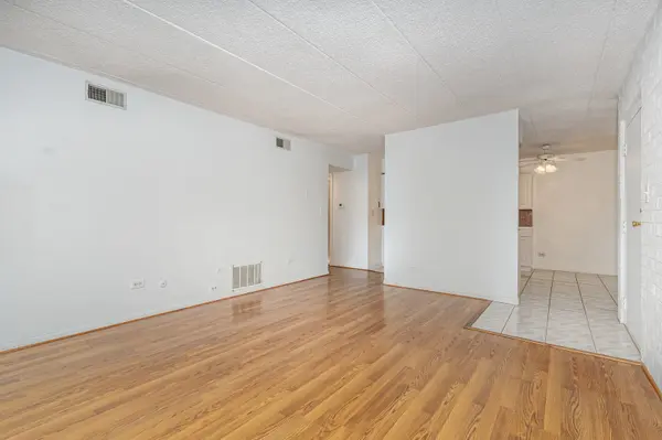 1615 Richmond CIR #101, Joliet, IL 60435