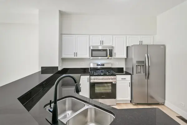 2513 Arcadia CIR, Naperville, IL 60540